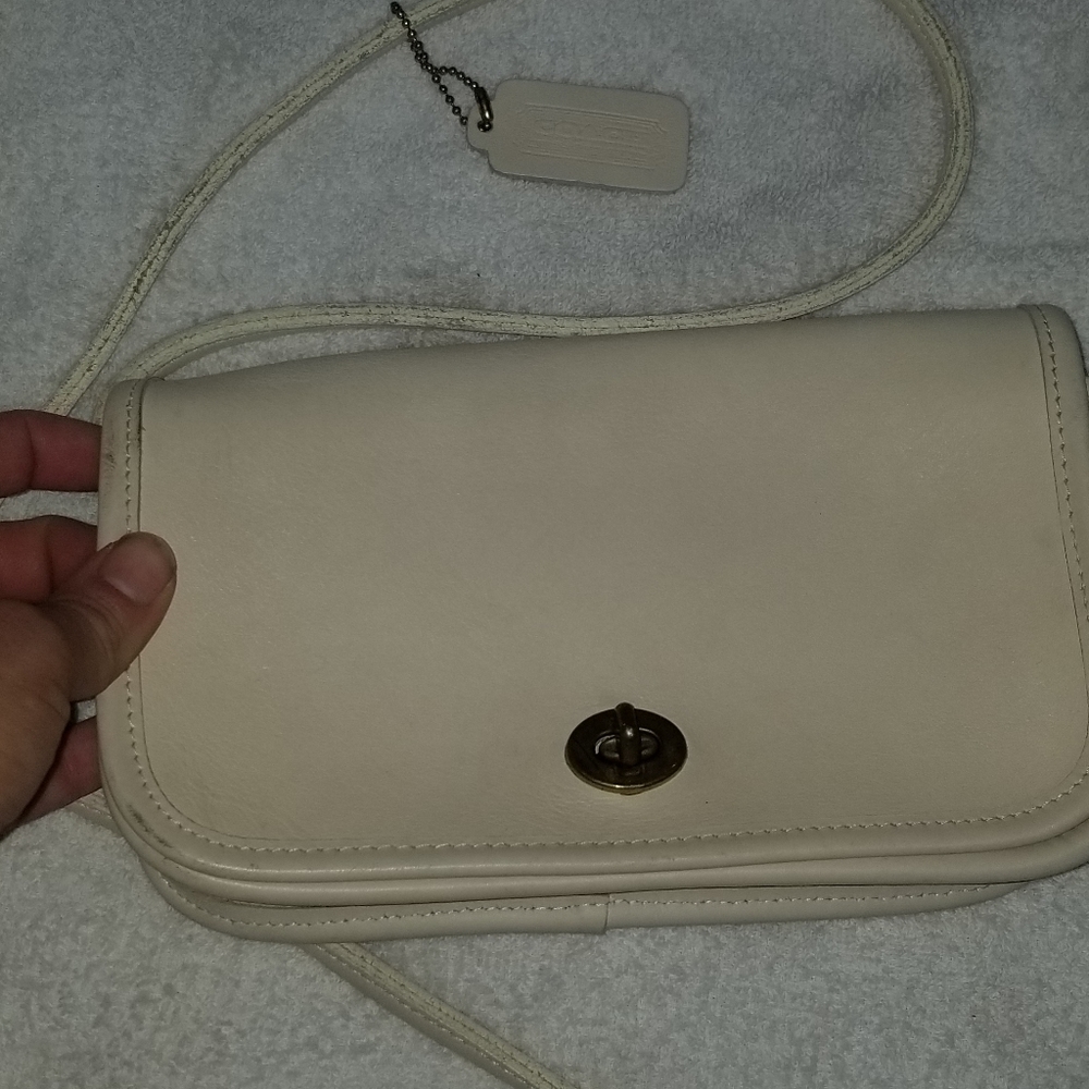 Brand New W/O Tag Coach Leather PURSE